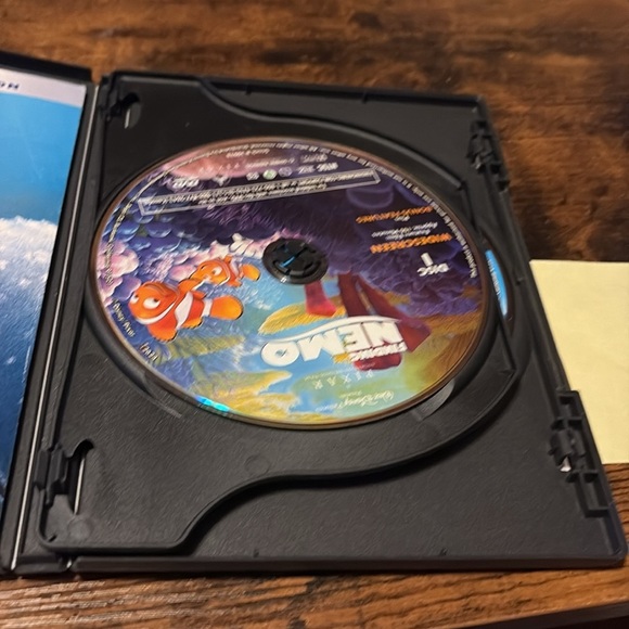 Finding Nemo DVD - Picture 3 of 5